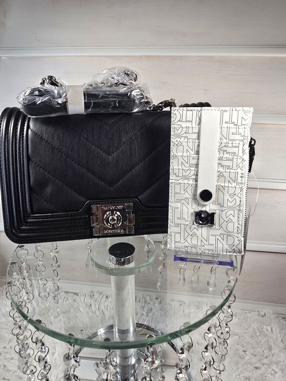 Badgley Mischka Black Quilted Shoulder Bag with White Logo Pouch - Picture 9 of 11